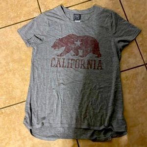 Grey tee